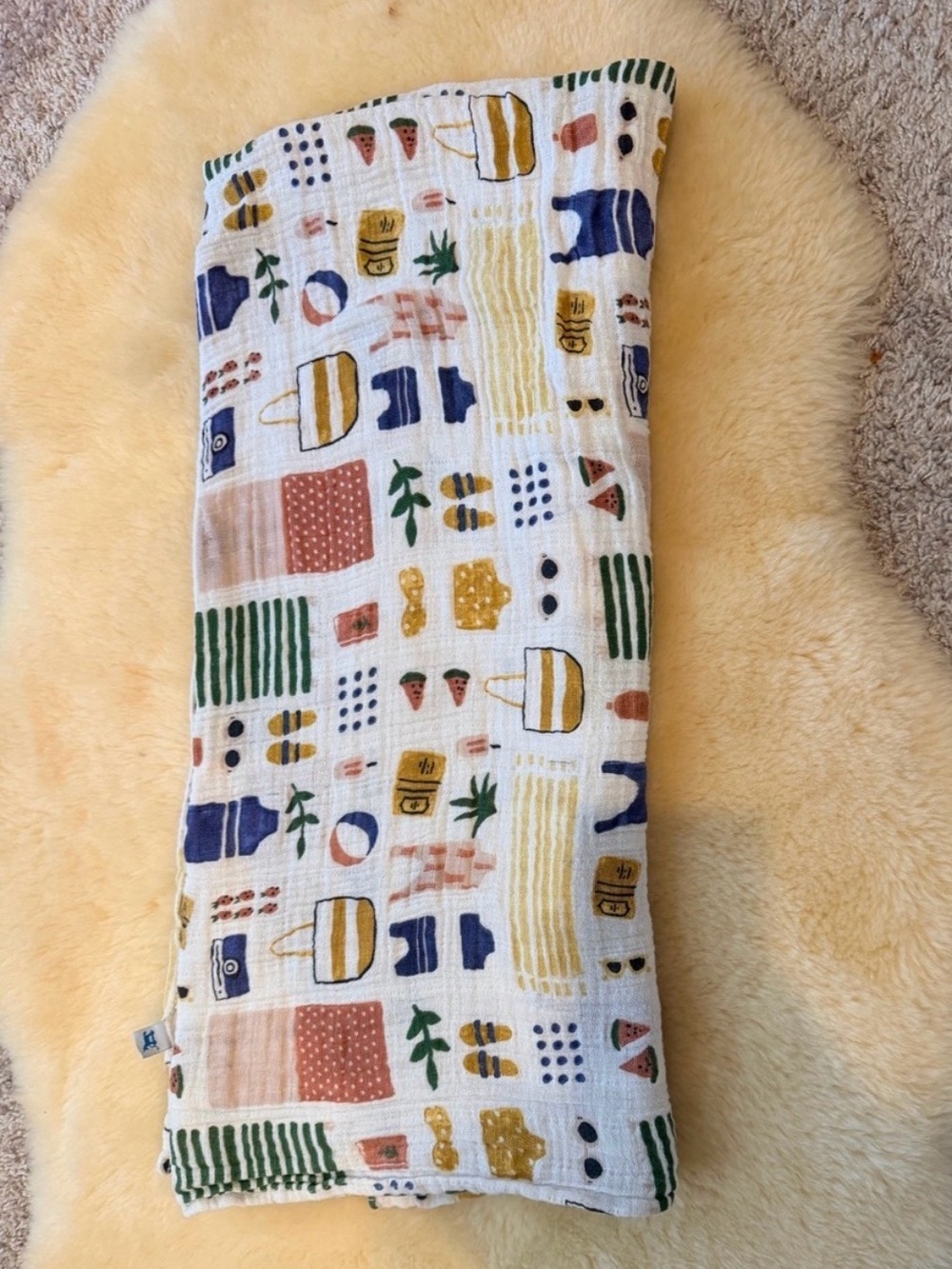 Little Unicorn Muslin Swaddle / Light Stroller Beach Coverage & Two Burp Clothes - Picture 2 of 9